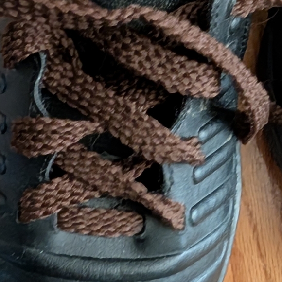 Nike Kids Black and Orange Athletic Shoes - Picture 4 of 5